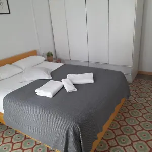 sant-medir-apartment.top-hotels-tarragona.com/