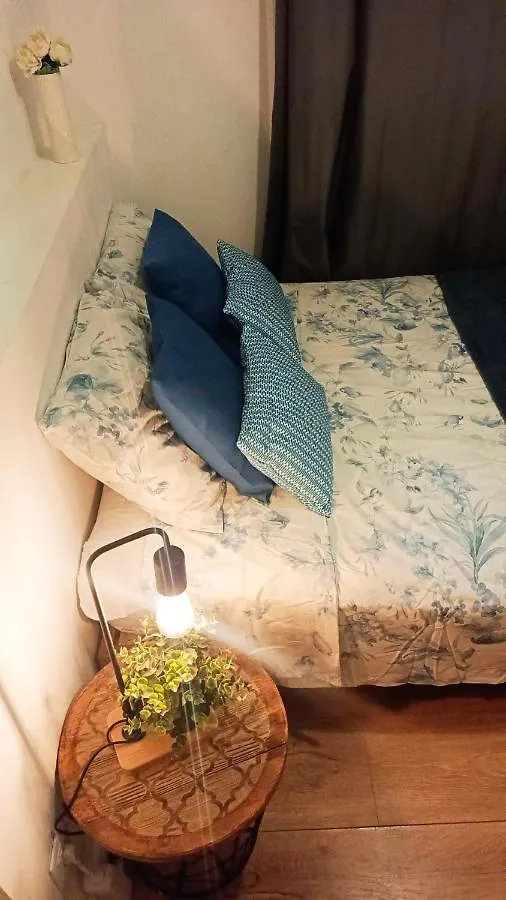 Hostal Private Rooms In Gothic Barcelona