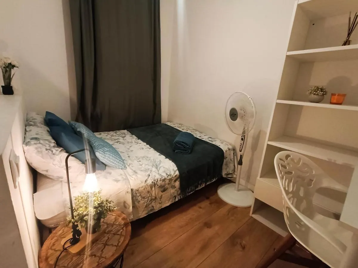 Private Rooms In Gothic Barcelona Hostal